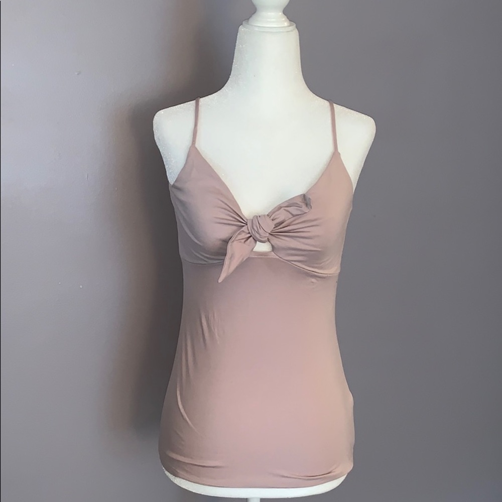 Tie front tank